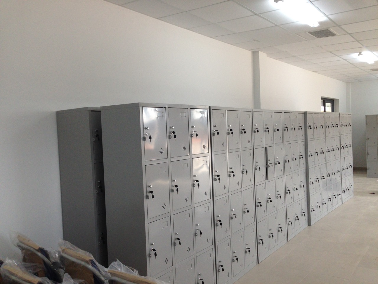 Tủ locker sắt 12 ngăn PT984-3K